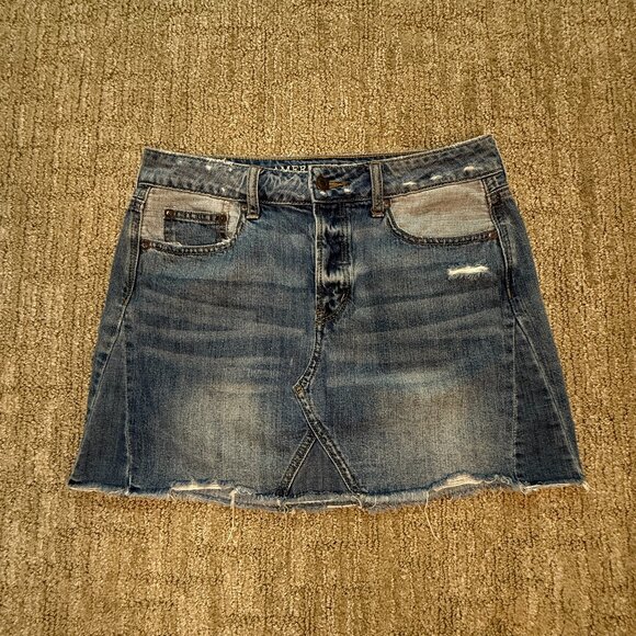 American Eagle Women's Mini Skirt A-Line Button Fly Distressed Denim Size 4 - Picture 1 of 10